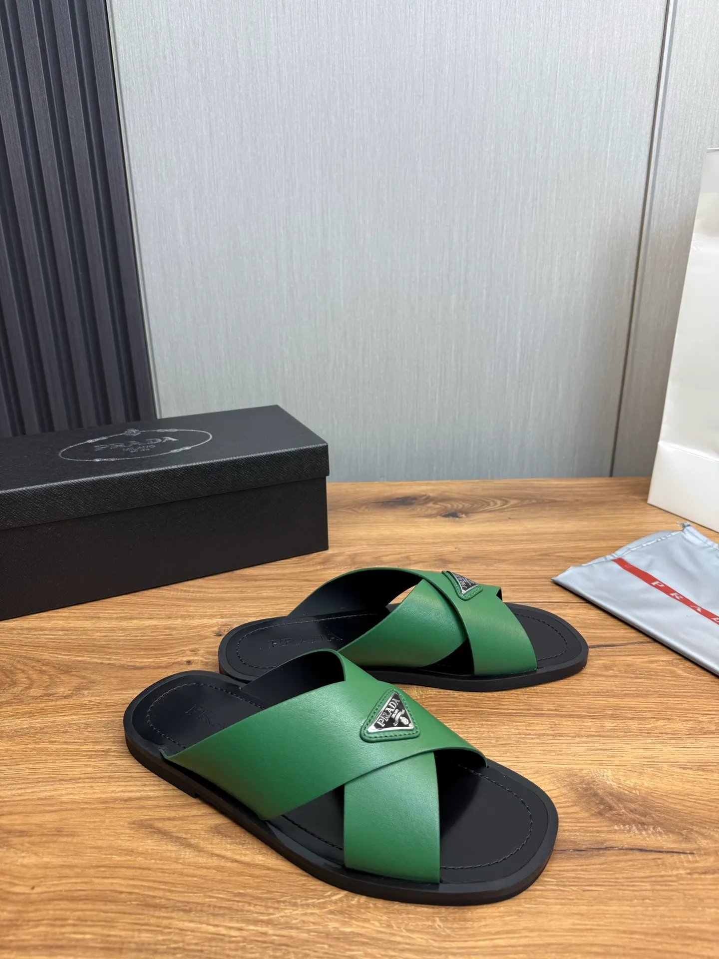 Factory price 340💰 ＰＲＡＤＡPrada - popular men's slippers hot sale 🔥 🩴Official website one to one production 38-45 sizes 45 46 🉑️Customized!